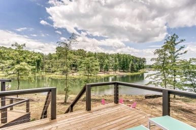 Lakefront & Rhinestones: The Dolly House Dream Getaway from Nashville image 22