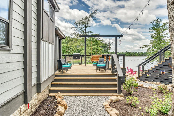 Lakefront & Rhinestones: The Dolly House Dream Getaway from Nashville image 21