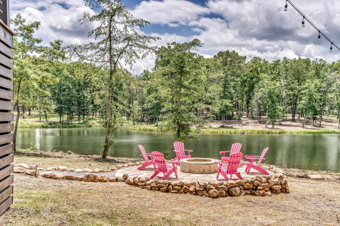 Lakefront & Rhinestones: The Dolly House Dream Getaway from Nashville image 3