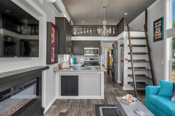 Lakefront & Rhinestones: The Dolly House Dream Getaway from Nashville image 6