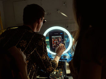 Minnie Moon Photobooth Bus: A Fresh & Fun Event Space on Wheels image 8