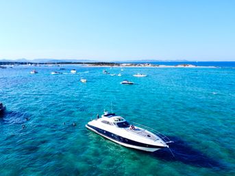 Easily Split the Costs of a Private Miami Yacht Charter with CharterXO: Cruise, Celebrate & Soak Up the Sun image 17