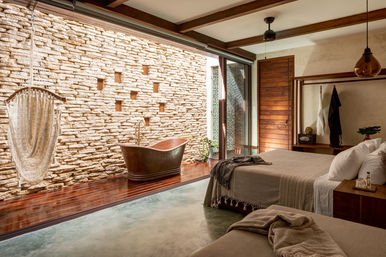 6BR Luxury Penthouse: Rooftop Pool & Bathtub image 4