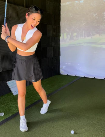 Book a Mobile Golf Simulator for the Ultimate Party Experience – Perfect for Group Celebrations! image 9