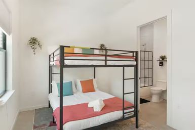 Modern 3BR Tampa Townhouse - Rooftop, Parking, Near Ybor & Downtown image 31