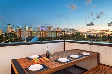 Modern 3BR Tampa Townhouse - Rooftop, Parking, Near Ybor & Downtown image 27