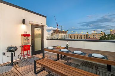 Modern 3BR Tampa Townhouse - Rooftop, Parking, Near Ybor & Downtown image 16