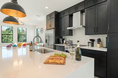 Modern 3BR Tampa Townhouse - Rooftop, Parking, Near Ybor & Downtown image 9