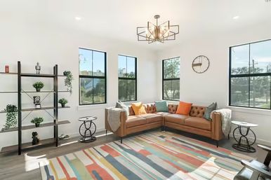 Modern 3BR Tampa Townhouse - Rooftop, Parking, Near Ybor & Downtown image 2