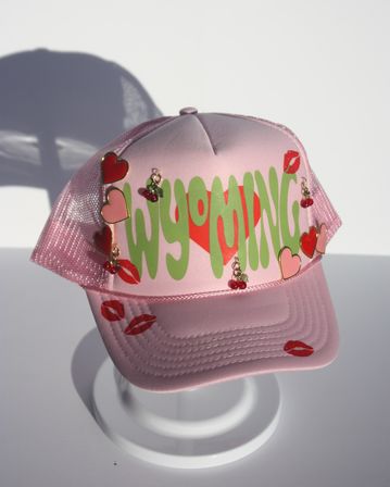 Design Bar Experience: Stylish Trucker Hats, Tote Bags & Accessories image 7