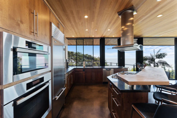 Wander Big Sur Coast: Luxury Oceanfront Escape in San Simeon, 5-Bedroom Retreat image 15