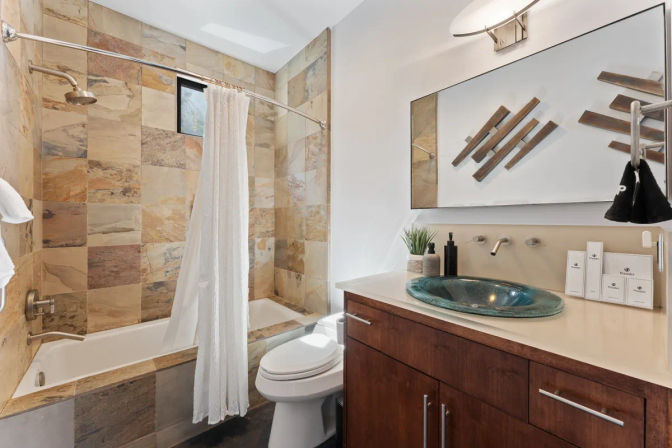 Wander Big Sur Coast: Luxury Oceanfront Escape in San Simeon, 5-Bedroom Retreat image 20