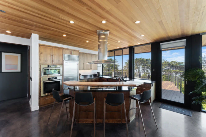 Wander Big Sur Coast: Luxury Oceanfront Escape in San Simeon, 5-Bedroom Retreat image 14