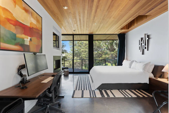 Wander Big Sur Coast: Luxury Oceanfront Escape in San Simeon, 5-Bedroom Retreat image 16