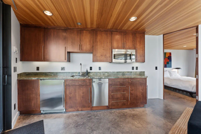 Wander Big Sur Coast: Luxury Oceanfront Escape in San Simeon, 5-Bedroom Retreat image 30