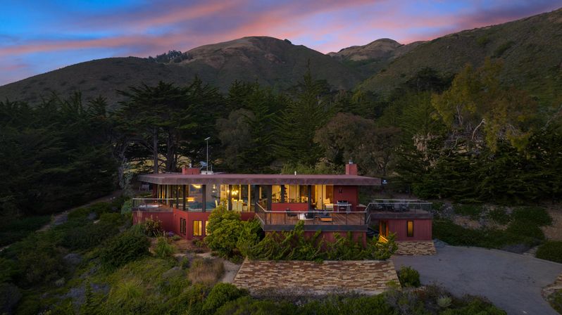 Wander Big Sur Coast: Luxury Oceanfront Escape in San Simeon, 5-Bedroom Retreat image 4