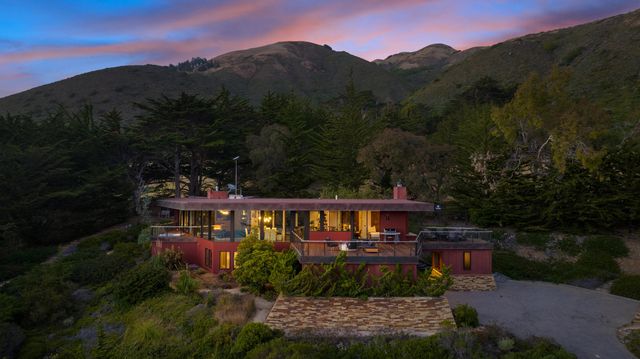 Wander Big Sur Coast: Luxury Oceanfront Escape in San Simeon, 5-Bedroom Retreat image 4