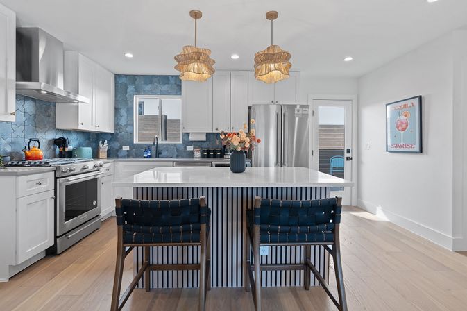 The Armadillo Zen Den: Designer Retreat in Travis Heights - Cowboy Pool, Putt-Putt, Cornhole & More image 5