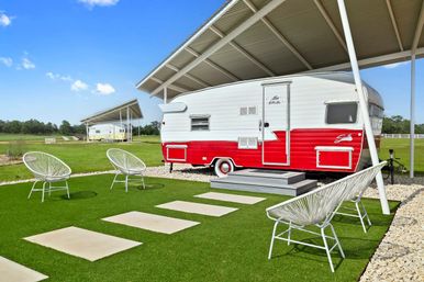 Retro Camper Resort with Palm Springs Vibes in the Texas Hill Country image 5