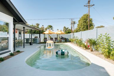 Garden Party: Pool, Outdoor Kitchen & Grill image 8