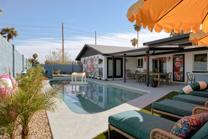 Garden Party: Pool, Outdoor Kitchen & Grill image 1