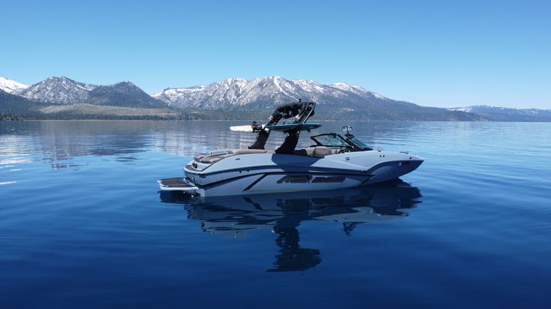 Private Wakesurf & Wakeboard Boat Charter: Thrills on the Water image 1