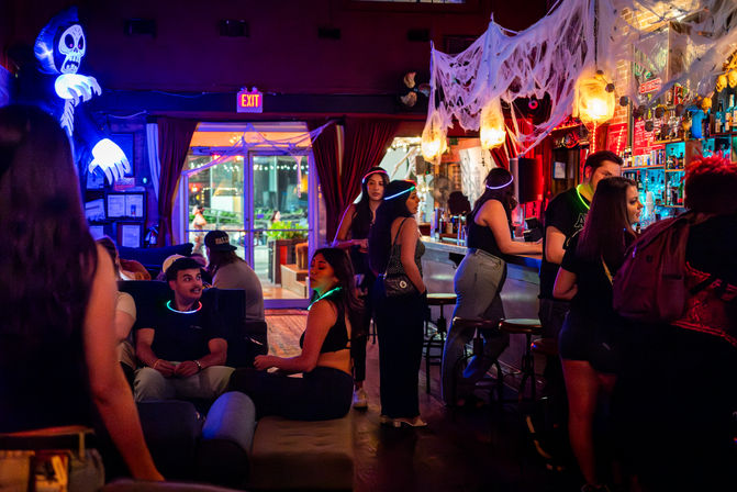Booze & Boos: Ghost Tour + Bar Crawl in Houston image 8