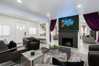 The Entertainer: Vegas Retreat Near The Strip image 1