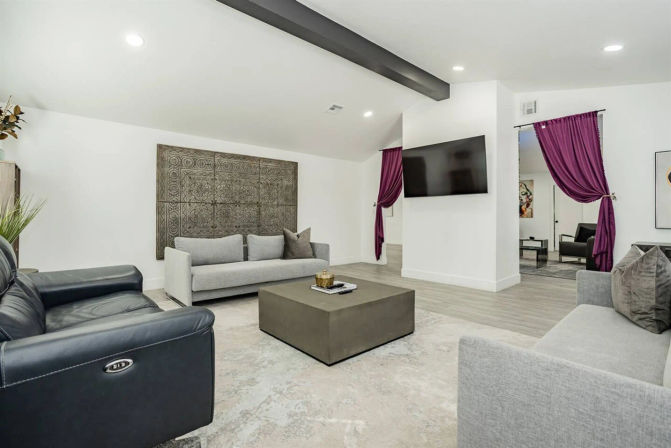 The Entertainer: Vegas Retreat Near The Strip image 10