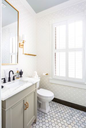 The Inns: 9-Bedroom Victorian Home with Additional 1-Bedroom Guest Cottage in Downtown Charleston image 21