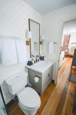 The Inns: 9-Bedroom Victorian Home with Additional 1-Bedroom Guest Cottage in Downtown Charleston image 47