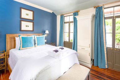 The Inns: 9-Bedroom Victorian Home with Additional 1-Bedroom Guest Cottage in Downtown Charleston image 5
