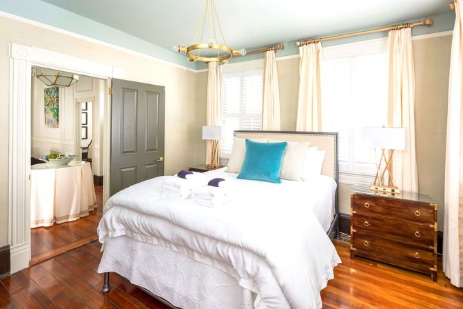 The Inns: 9-Bedroom Victorian Home with Additional 1-Bedroom Guest Cottage in Downtown Charleston image 25