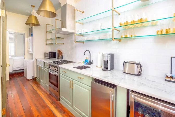 The Inns: 9-Bedroom Victorian Home with Additional 1-Bedroom Guest Cottage in Downtown Charleston image 28