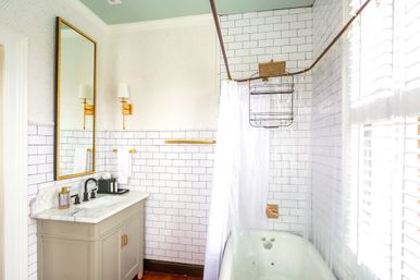 The Inns: 9-Bedroom Victorian Home with Additional 1-Bedroom Guest Cottage in Downtown Charleston image 13