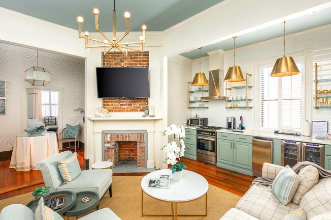 The Inns: 9-Bedroom Victorian Home with Additional 1-Bedroom Guest Cottage in Downtown Charleston image 3