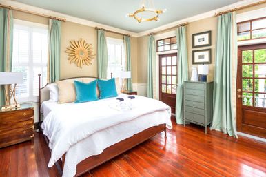 The Inns: 9-Bedroom Victorian Home with Additional 1-Bedroom Guest Cottage in Downtown Charleston image 7
