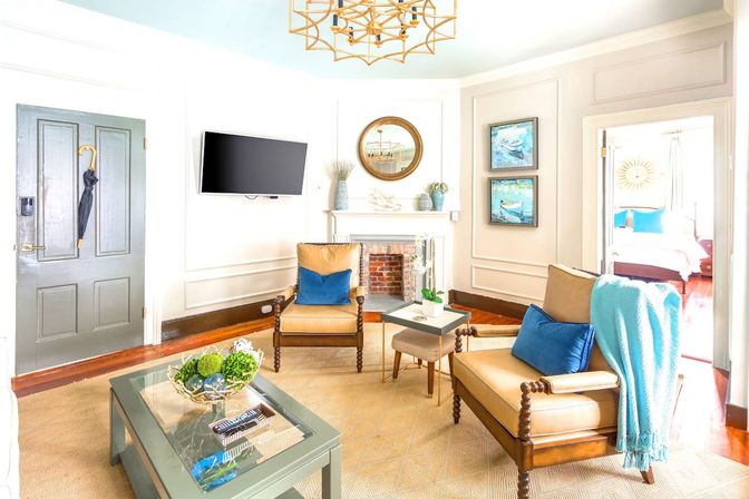 The Inns: 9-Bedroom Victorian Home with Additional 1-Bedroom Guest Cottage in Downtown Charleston image 11