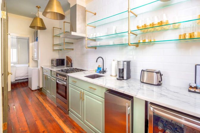 The Inns: 9-Bedroom Victorian Home with Additional 1-Bedroom Guest Cottage in Downtown Charleston image 8