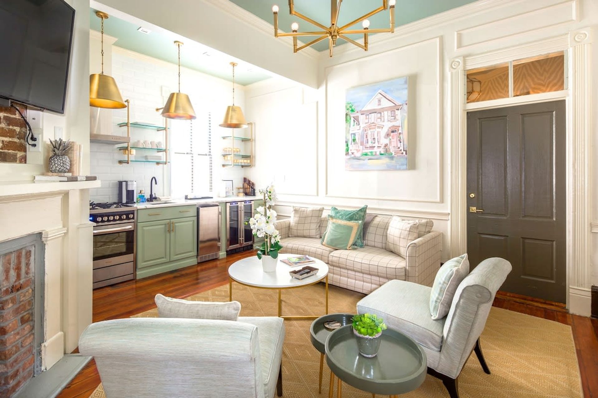 The Inns: 9-Bedroom Victorian Home with Additional 1-Bedroom Guest Cottage in Downtown Charleston image 1
