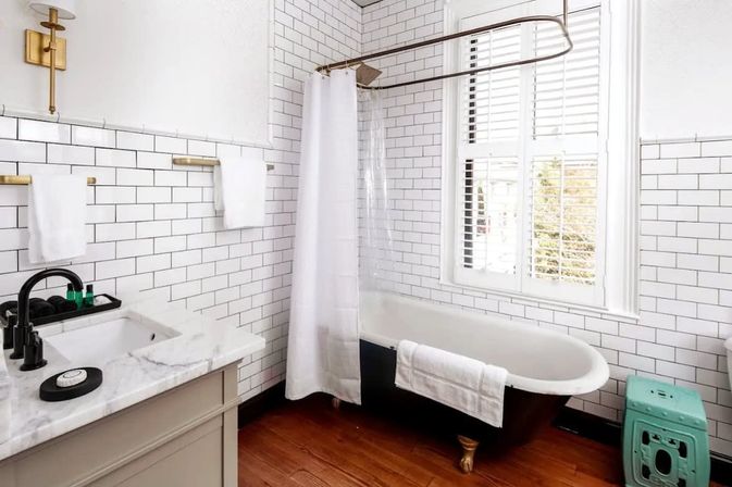 The Inns: 9-Bedroom Victorian Home with Additional 1-Bedroom Guest Cottage in Downtown Charleston image 6