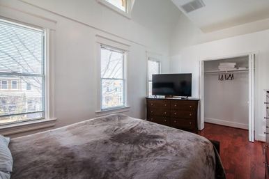 Petworth Row: Ultimate City Retreat + Walk to Metro image 19