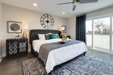 Aviator-Themed 3BR Escape with Skyline Views & Rooftop Vibes image 24