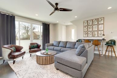Aviator-Themed 3BR Escape with Skyline Views & Rooftop Vibes image 7