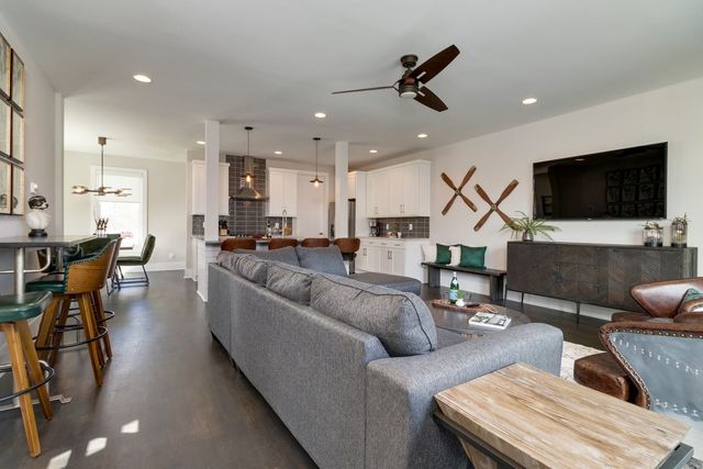 Aviator-Themed 3BR Escape with Rooftop Terrace & Skyline Views image 4