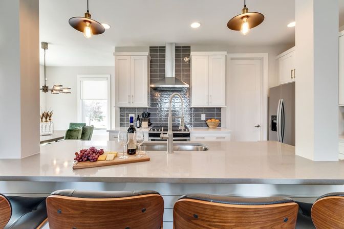 Aviator-Themed 3BR Escape with Skyline Views & Rooftop Vibes image 13