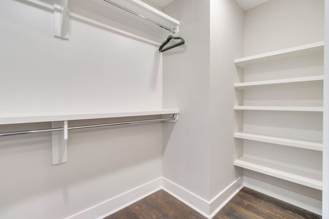 Aviator-Themed 3BR Escape with Skyline Views & Rooftop Vibes image 20