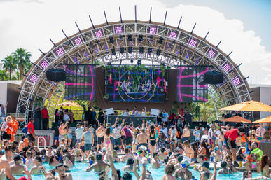 Daylight Beach Club's Open Bar Package: Good for Groups of any Size image 4