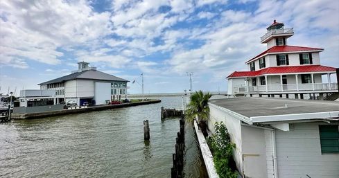 Private Captained Tiki Booze Cruise on Lake Pontchartrain (BYOB) image 4