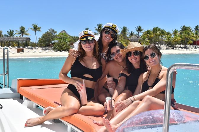 Private Full-Day Catamaran Tour to Isla Saona for Up to 20 People image 3